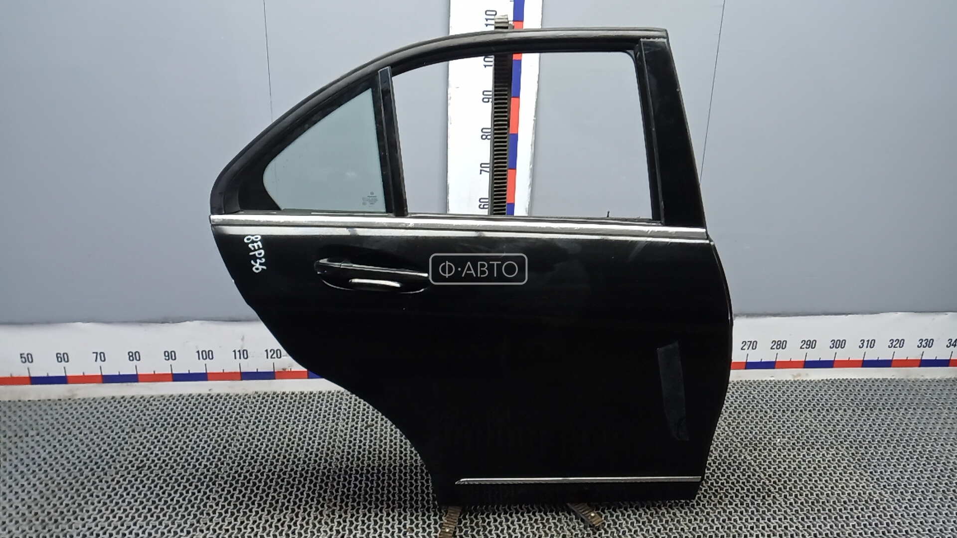 Дверь задняя правая