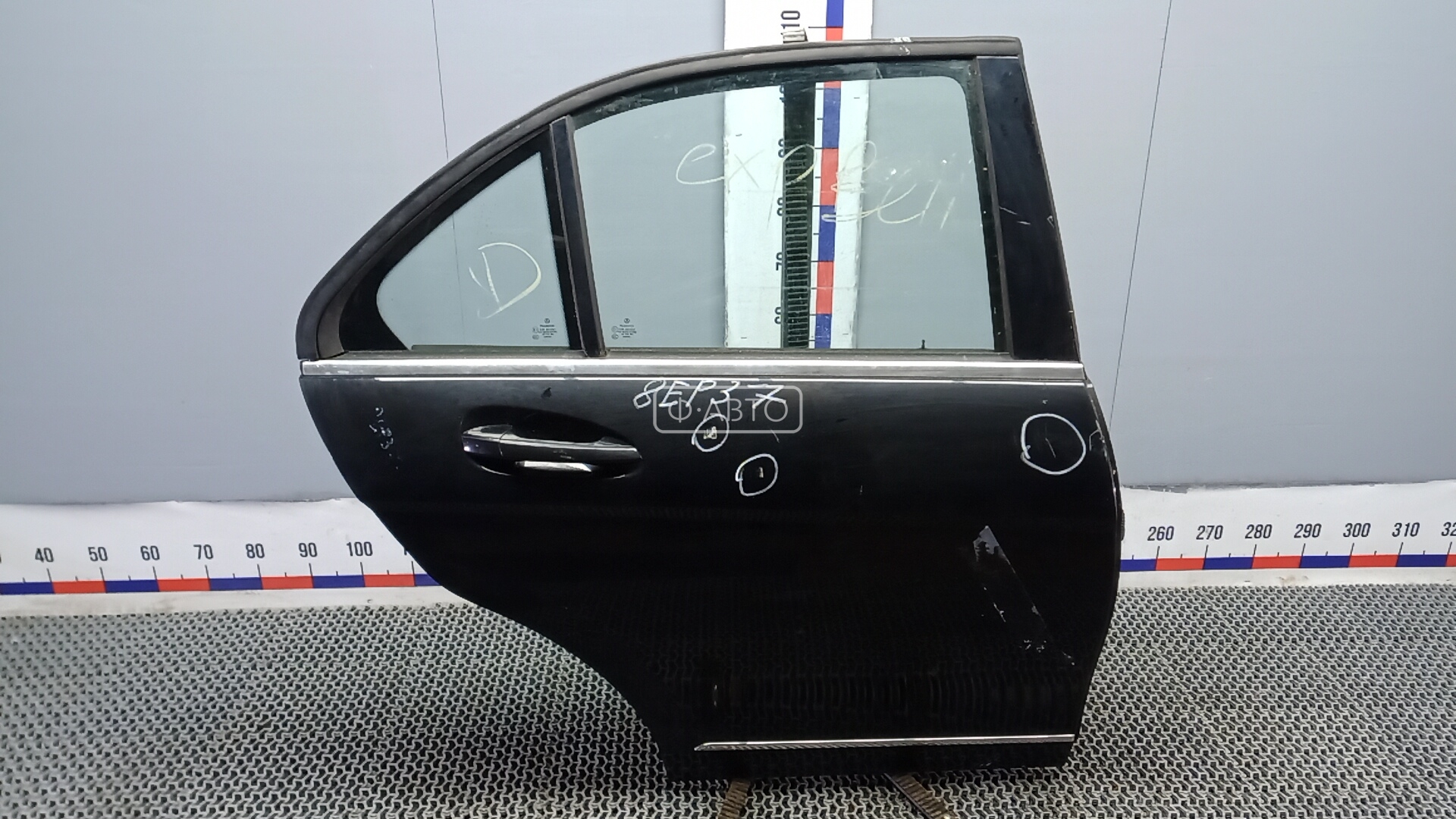 Дверь задняя правая