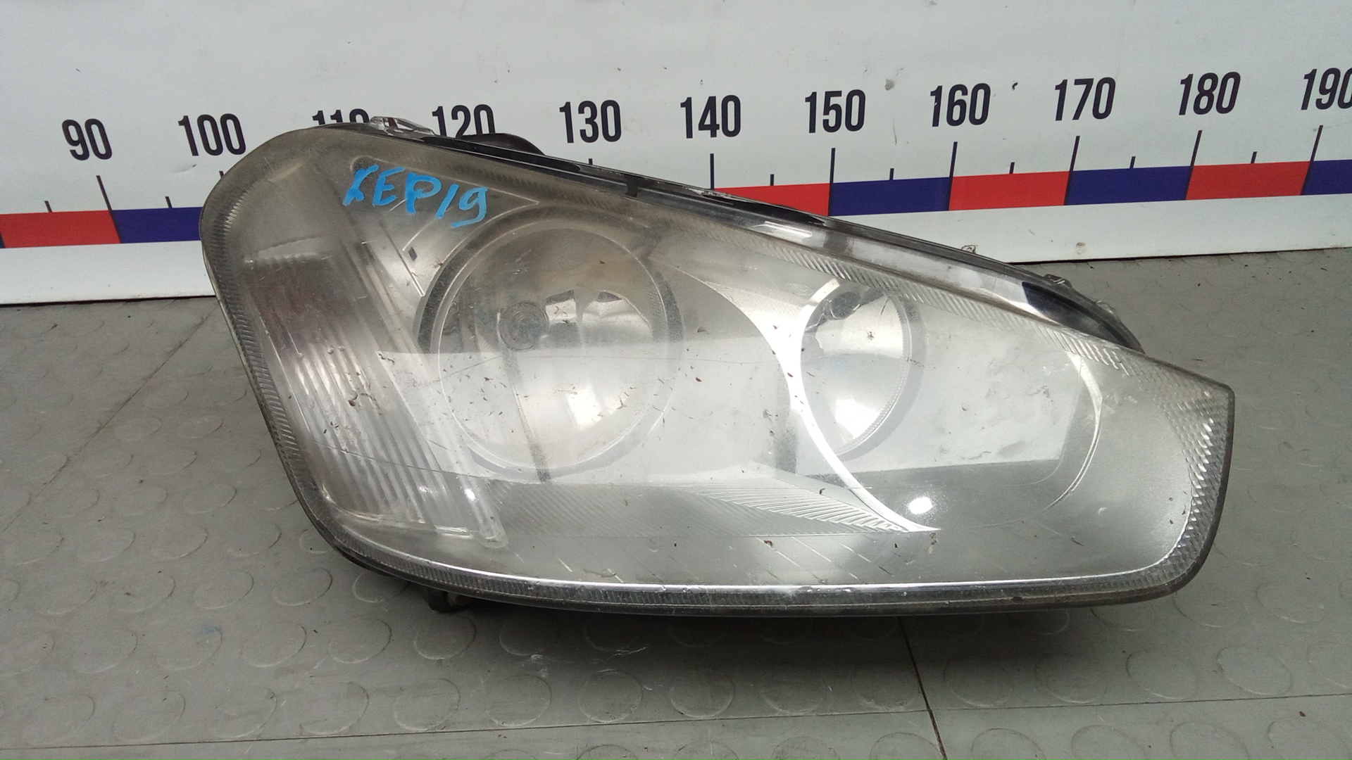 Фара правая FORD C-MAX 1