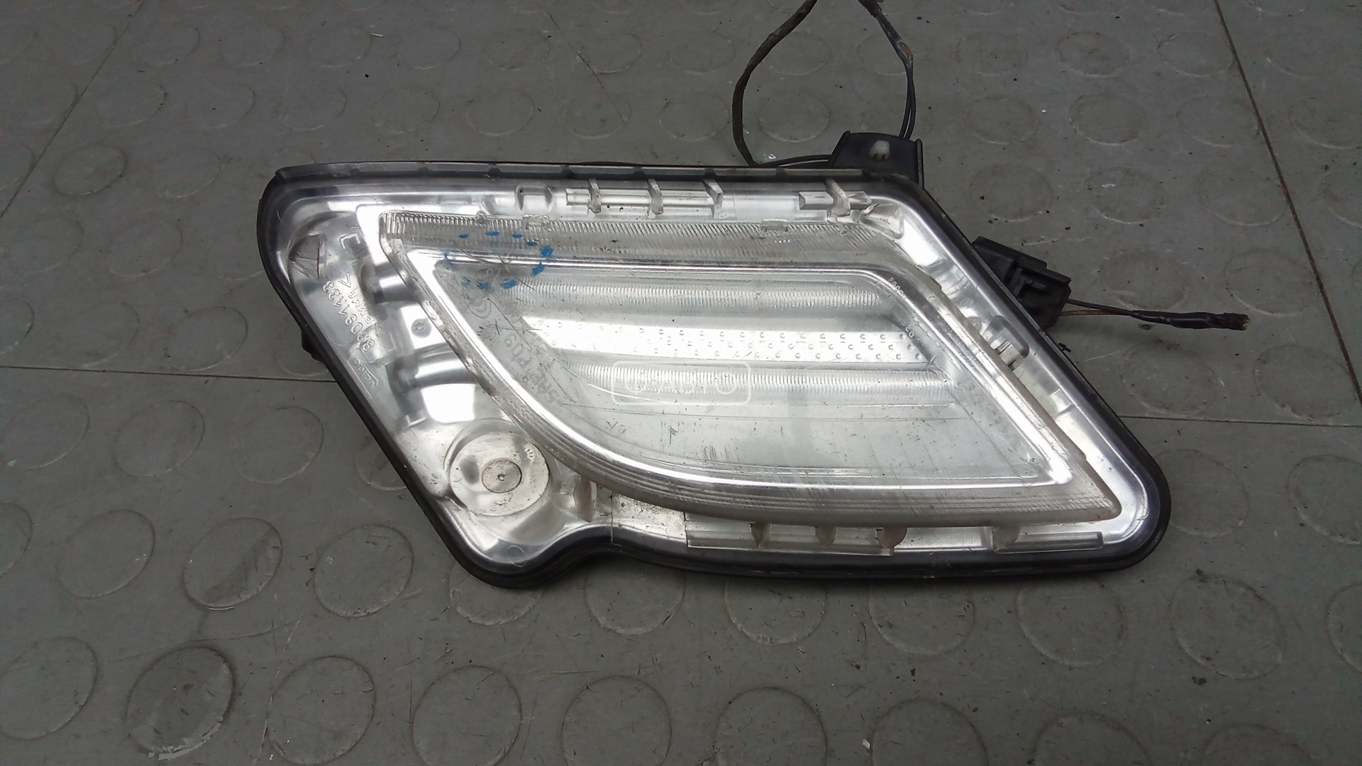 Фара галогенная левая передняя