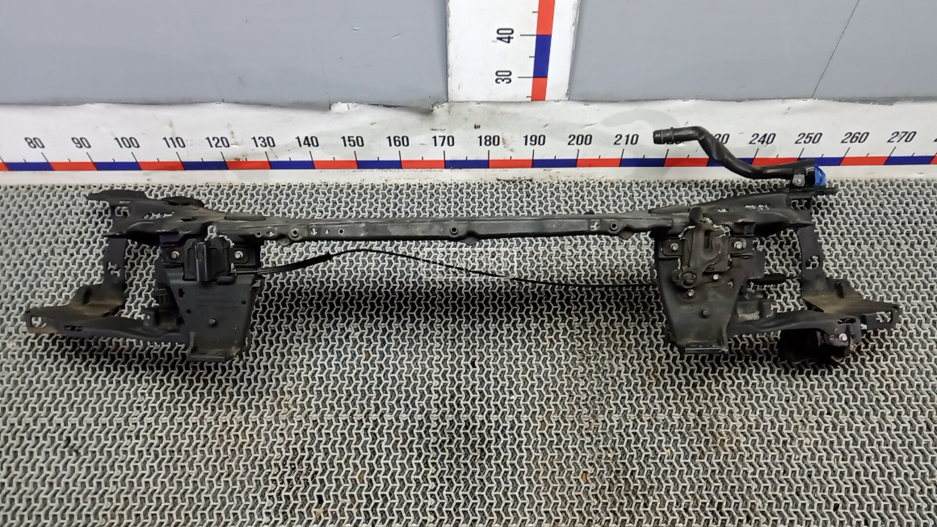 Передняя панель крепления облицовки (телевизор)