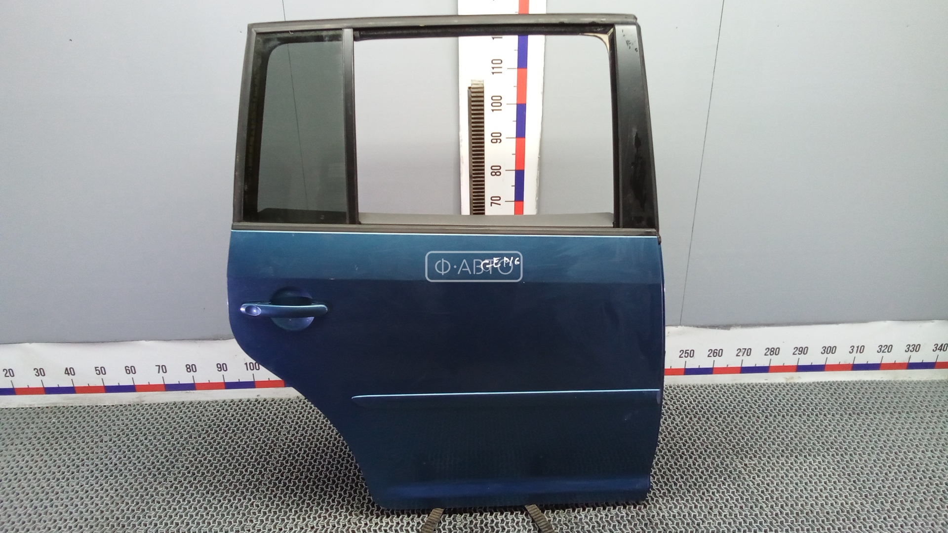 Дверь задняя правая