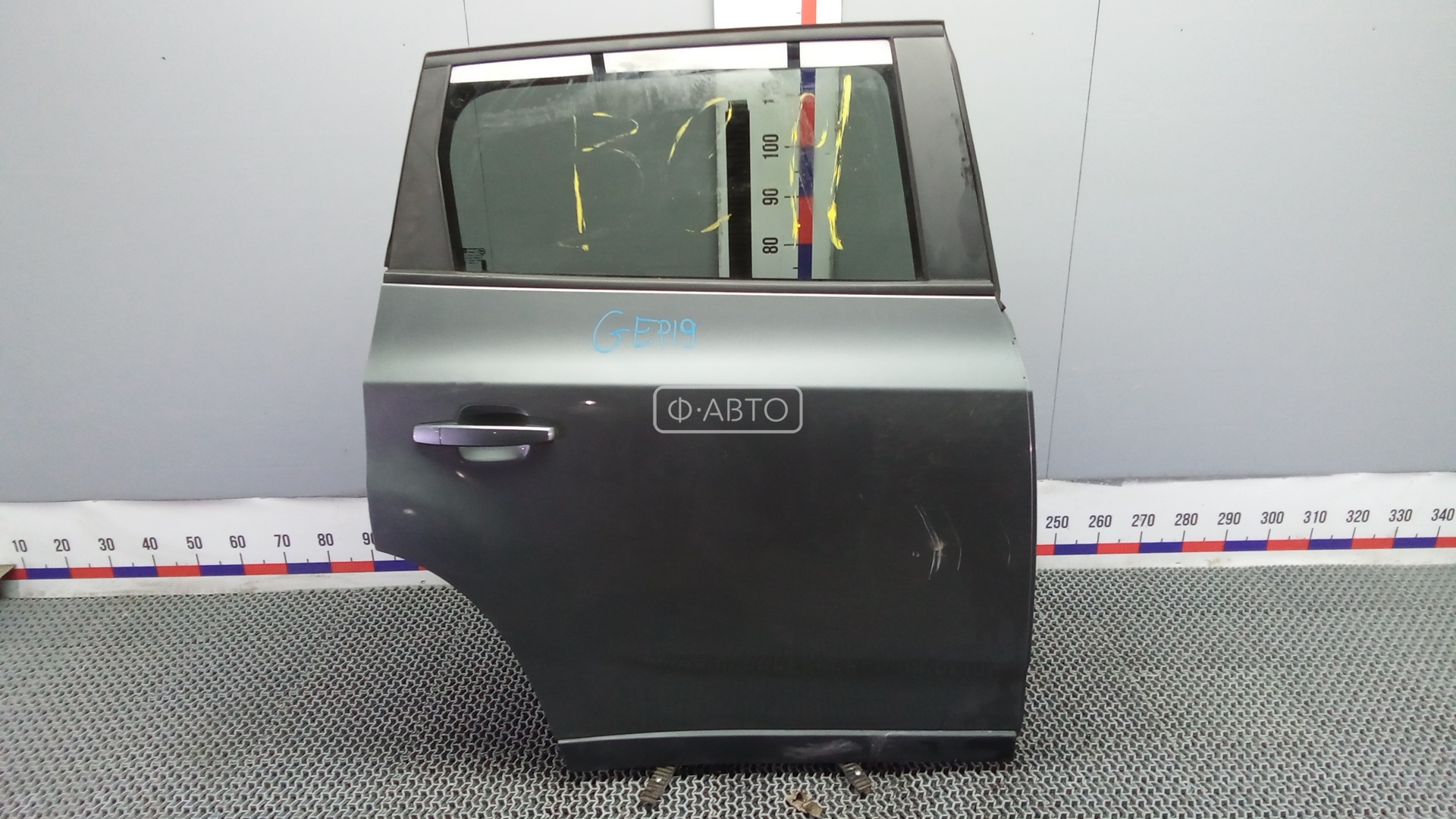 Дверь задняя правая