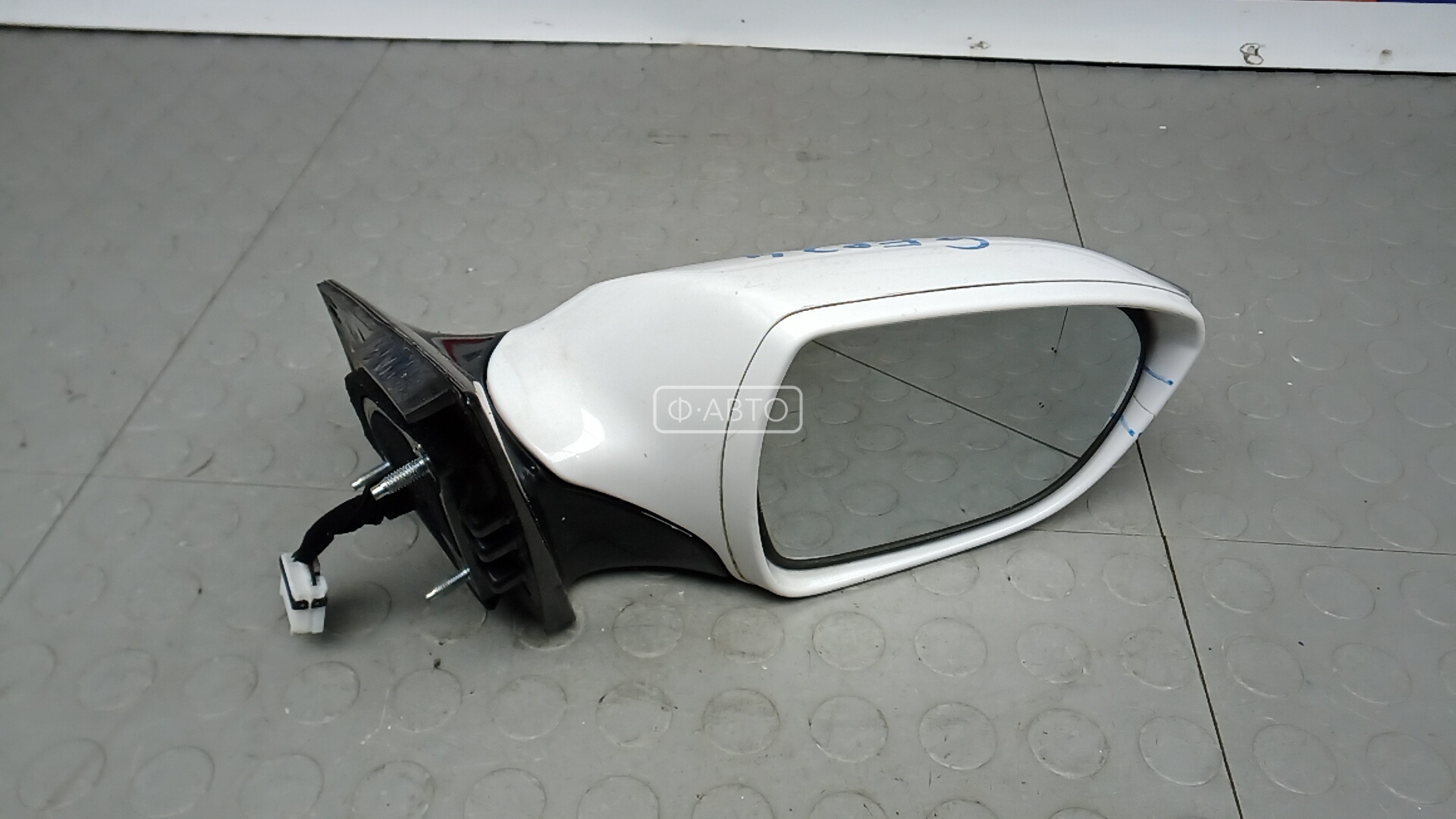 Зеркало наружное правое