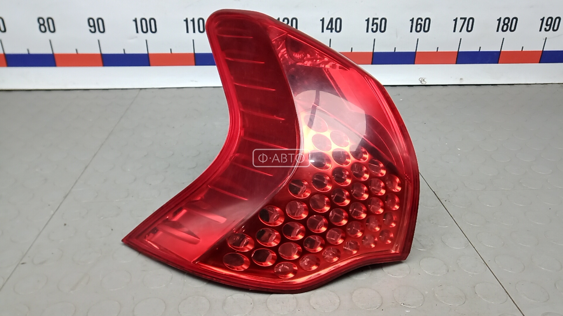 Фонарь задний левый