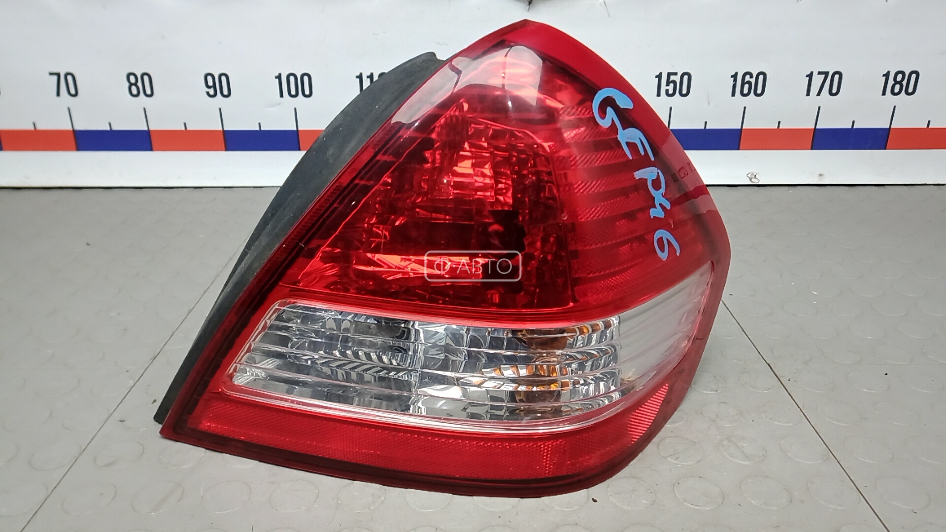 Фонарь задний правый