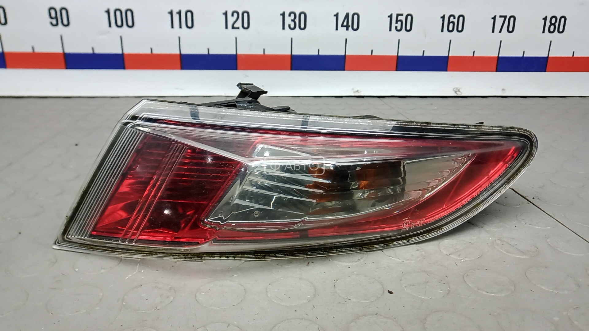 Фонарь задний правый