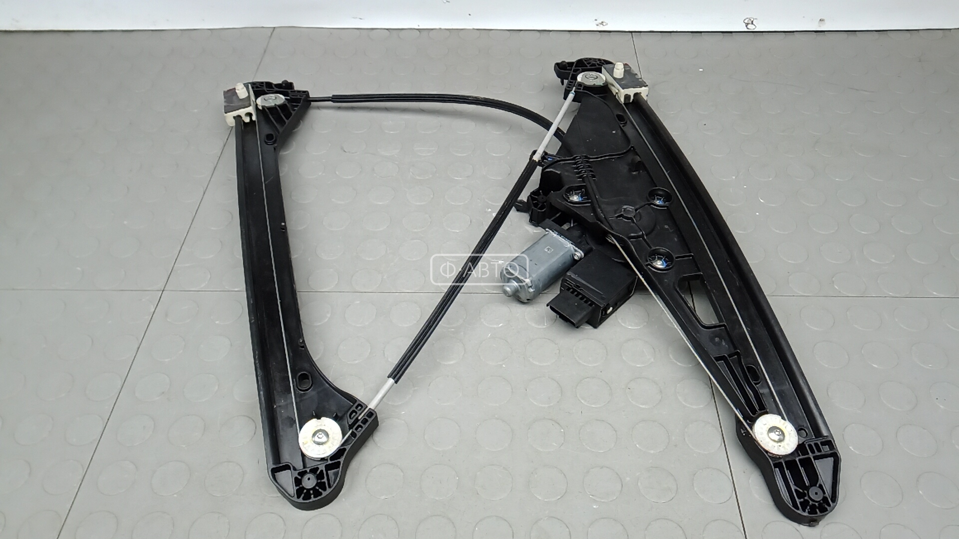 Стеклоподъемник передний правый