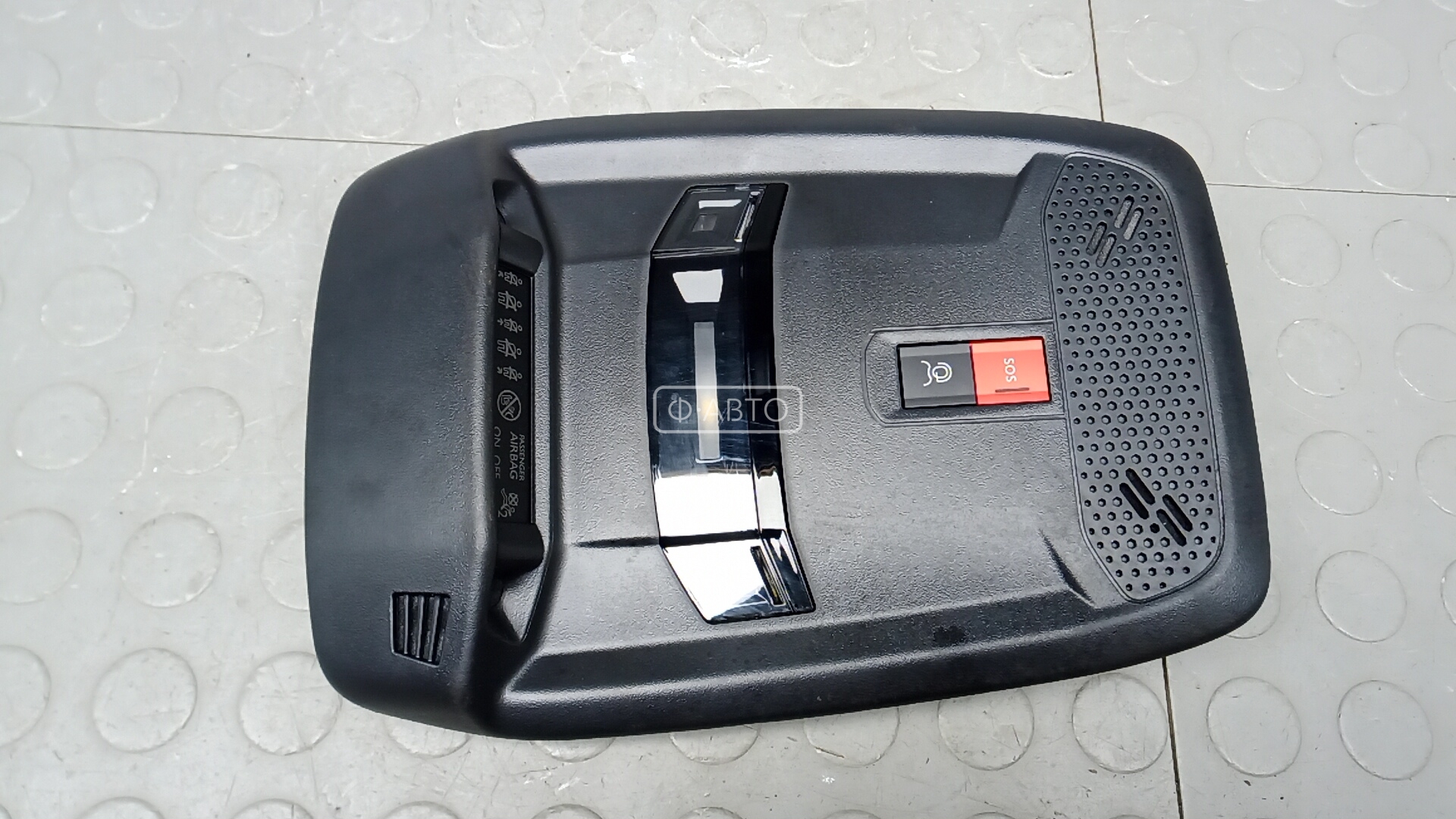 Фонарь освещения салона