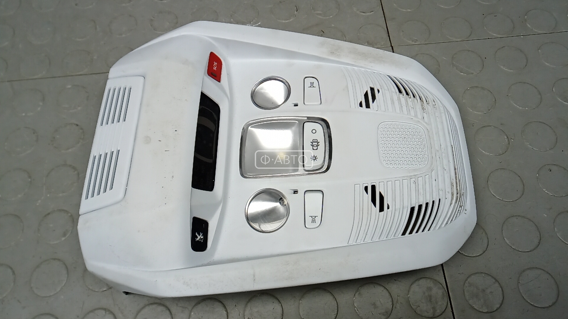 Фонарь освещения салона