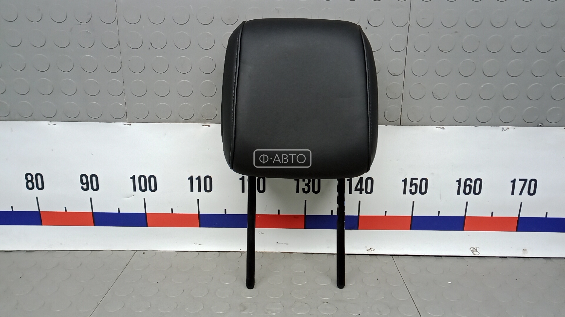 Подголовник передний