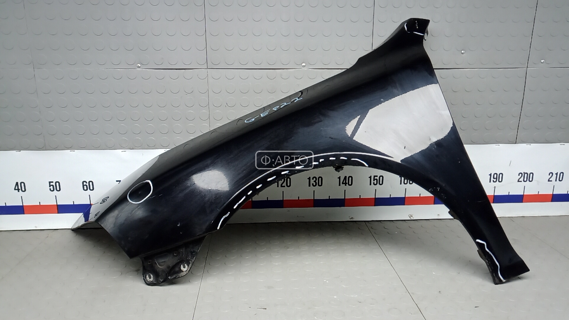 Крыло переднее левое