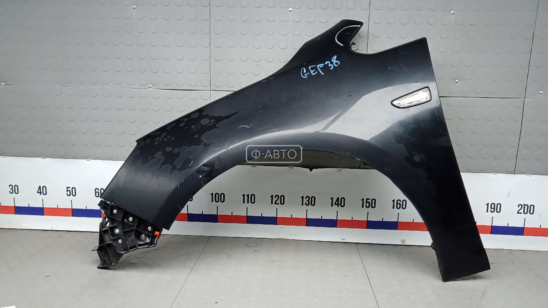 Крыло переднее левое