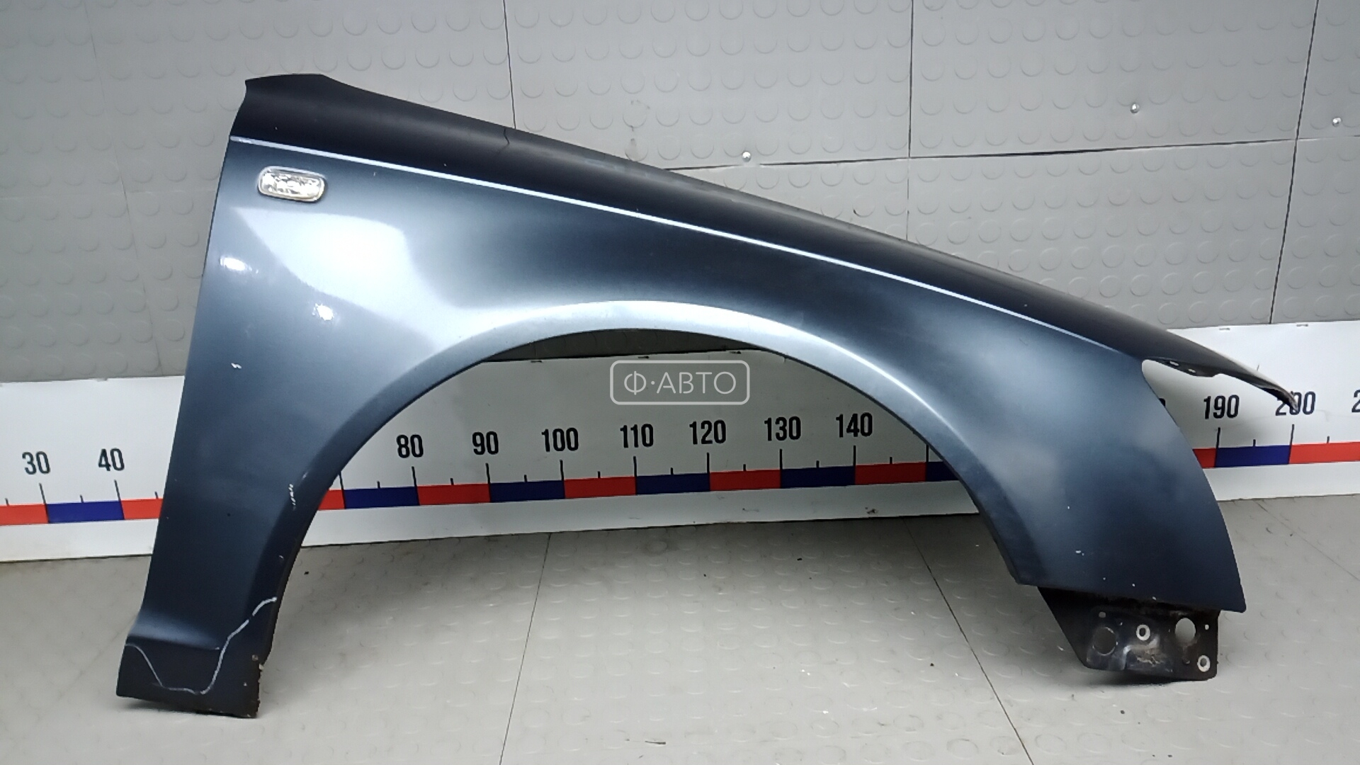 Крыло переднее правое