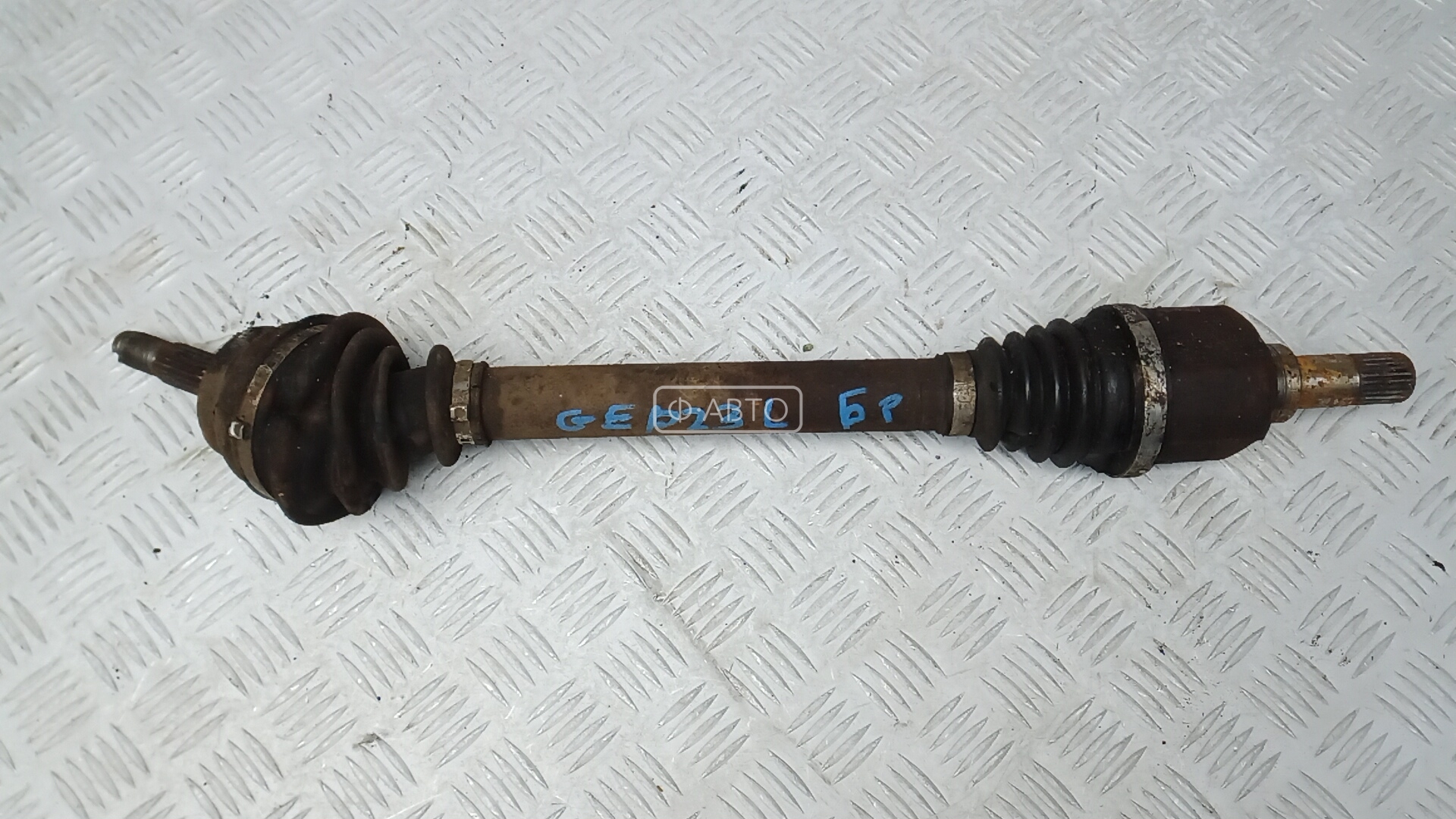 Привод передний левый