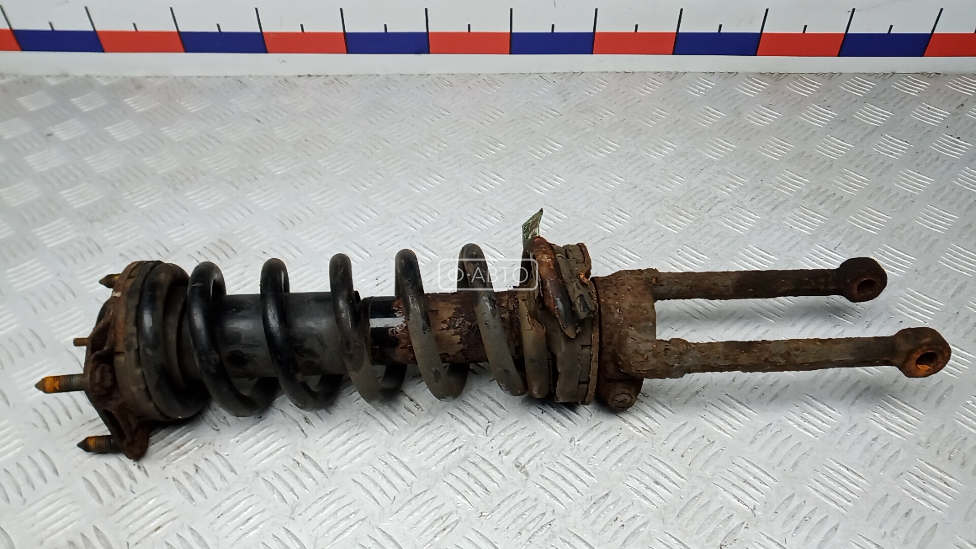 Стойка передняя правая