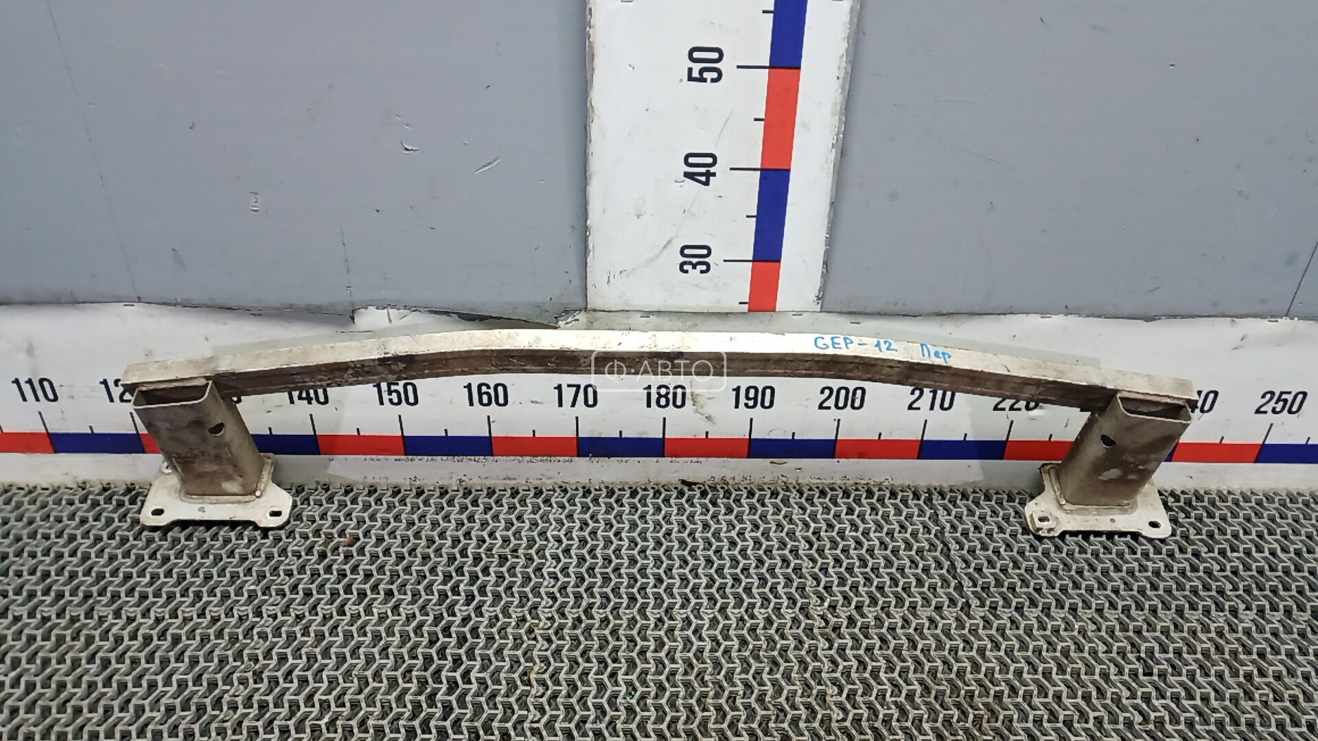 Усилитель бампера передний (кронштейн)