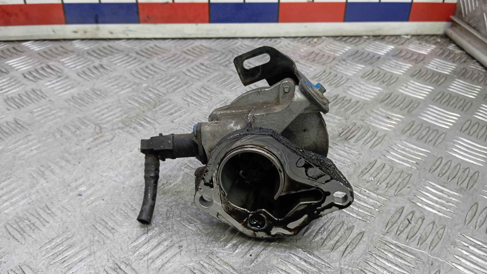 Насос вакуумный RENAULT FLUENCE 1