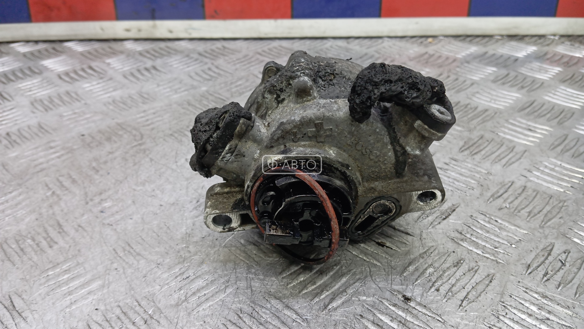 Насос вакуумный