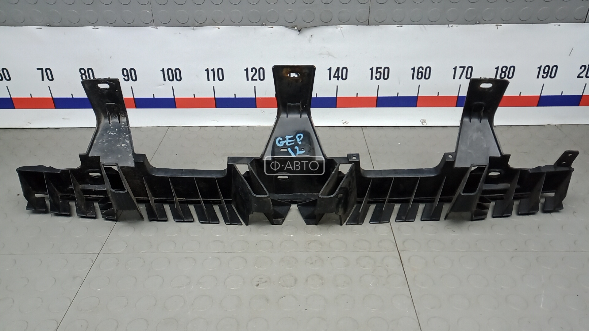 Крепление бампера заднее