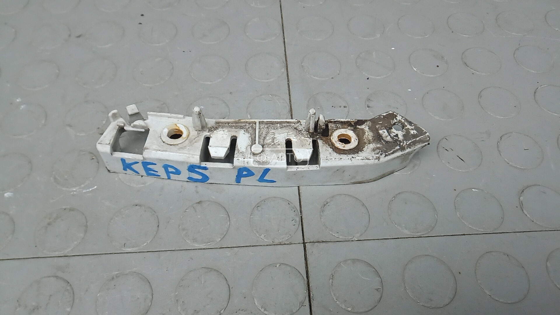 кронштейн крепления крыла