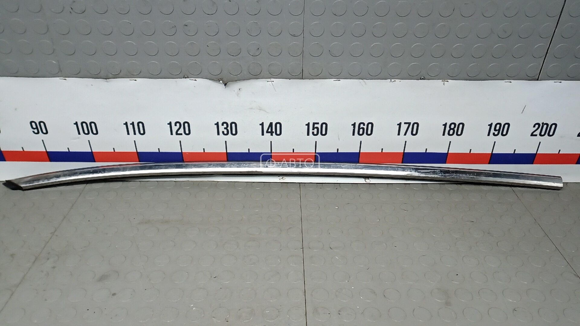 Молдинг лобового стекла