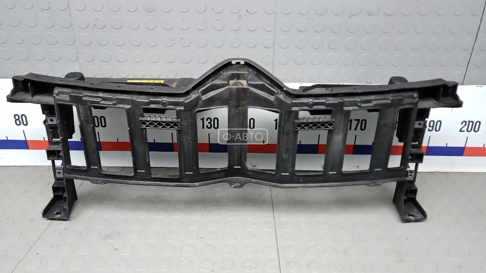 Передняя панель крепления облицовки (телевизор)