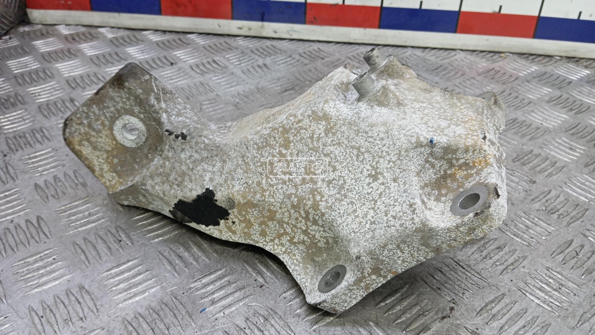 Кронштейн двигателя дизельный