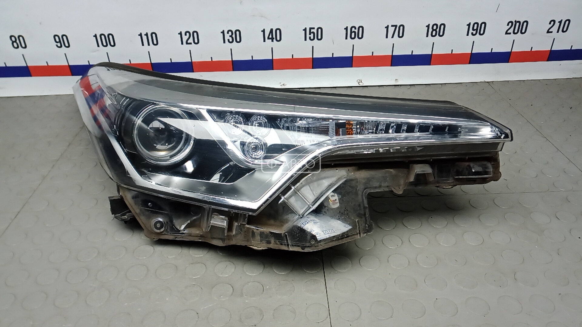 Фара правая