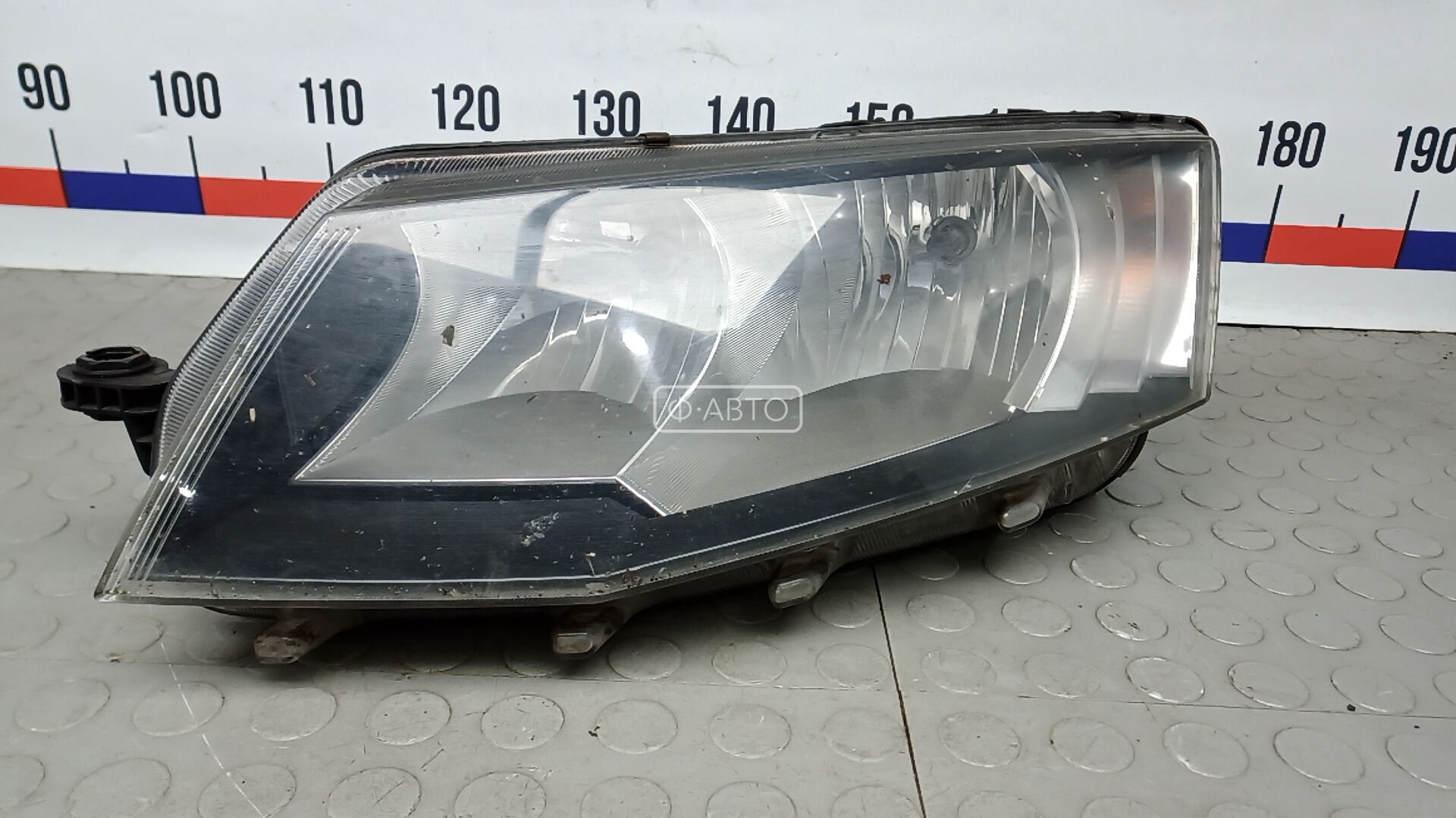 Фара левая