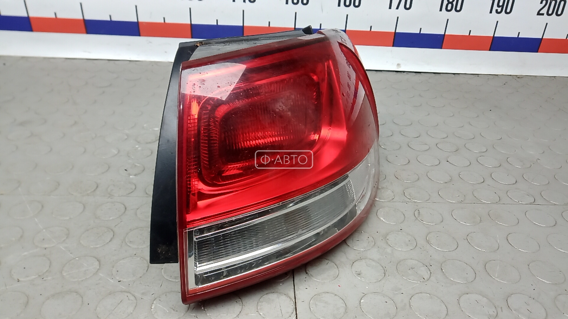 Фонарь задний правый