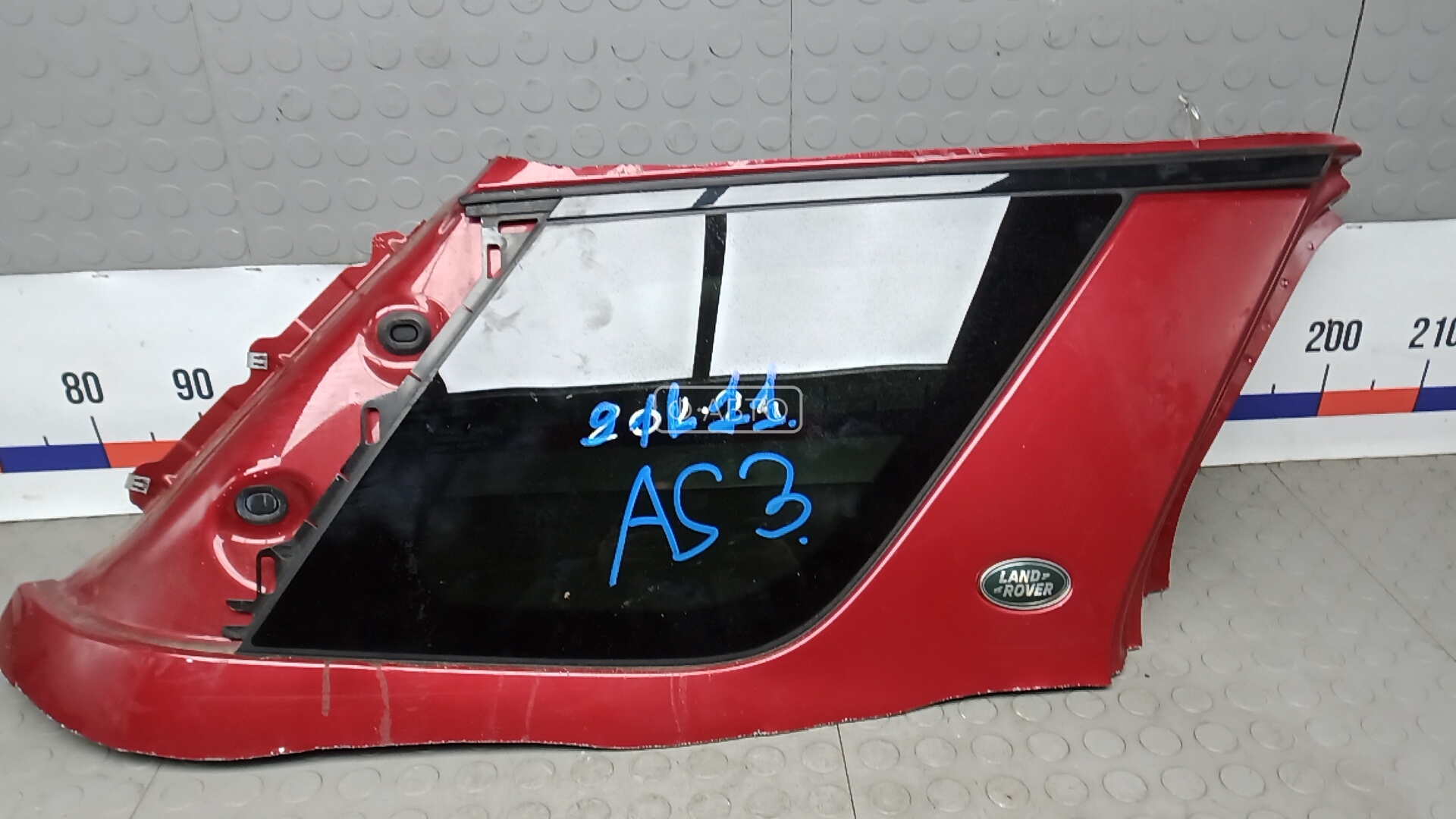 Стекло кузова боковое заднее правое