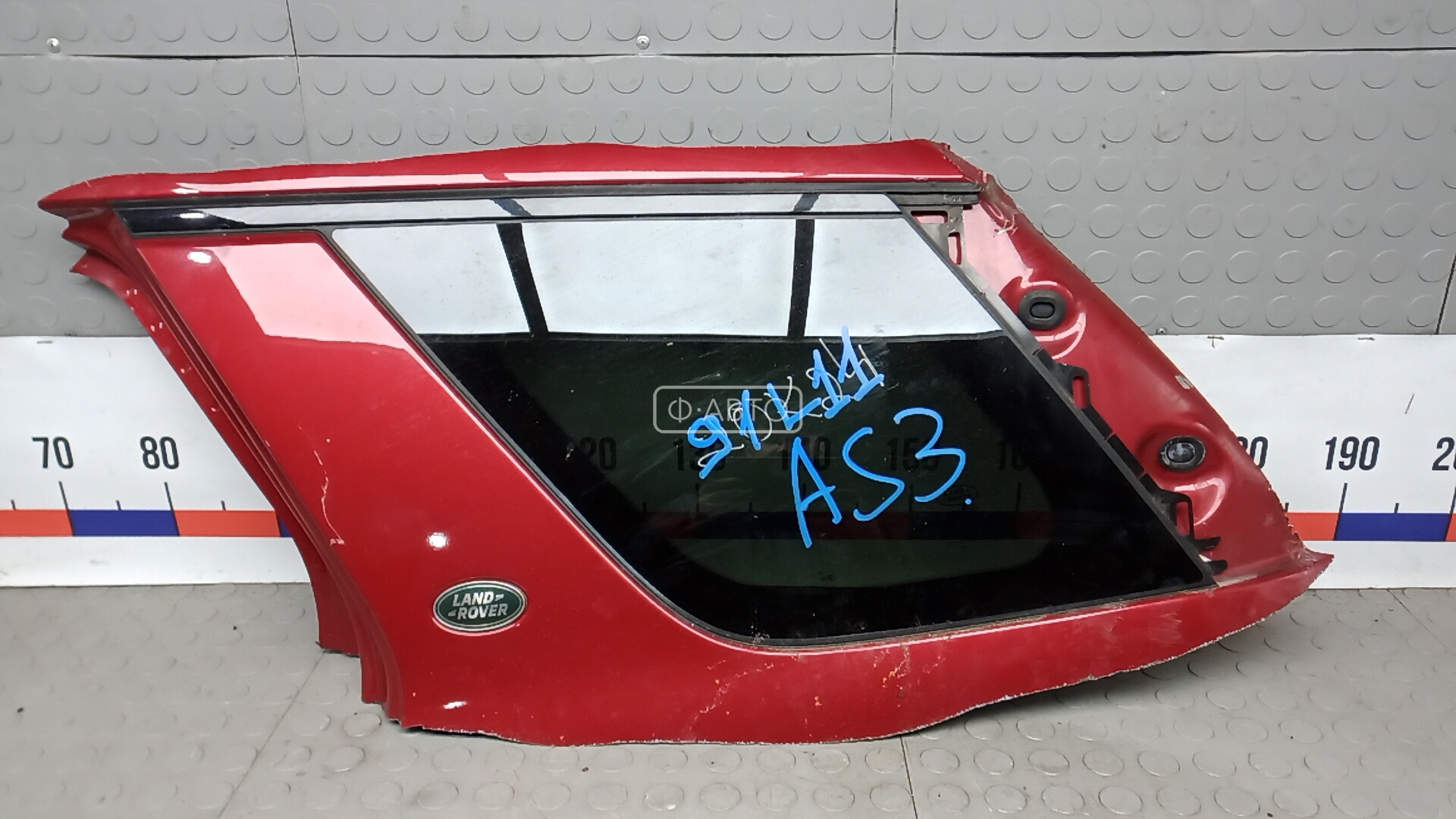 Стекло кузова боковое заднее левое