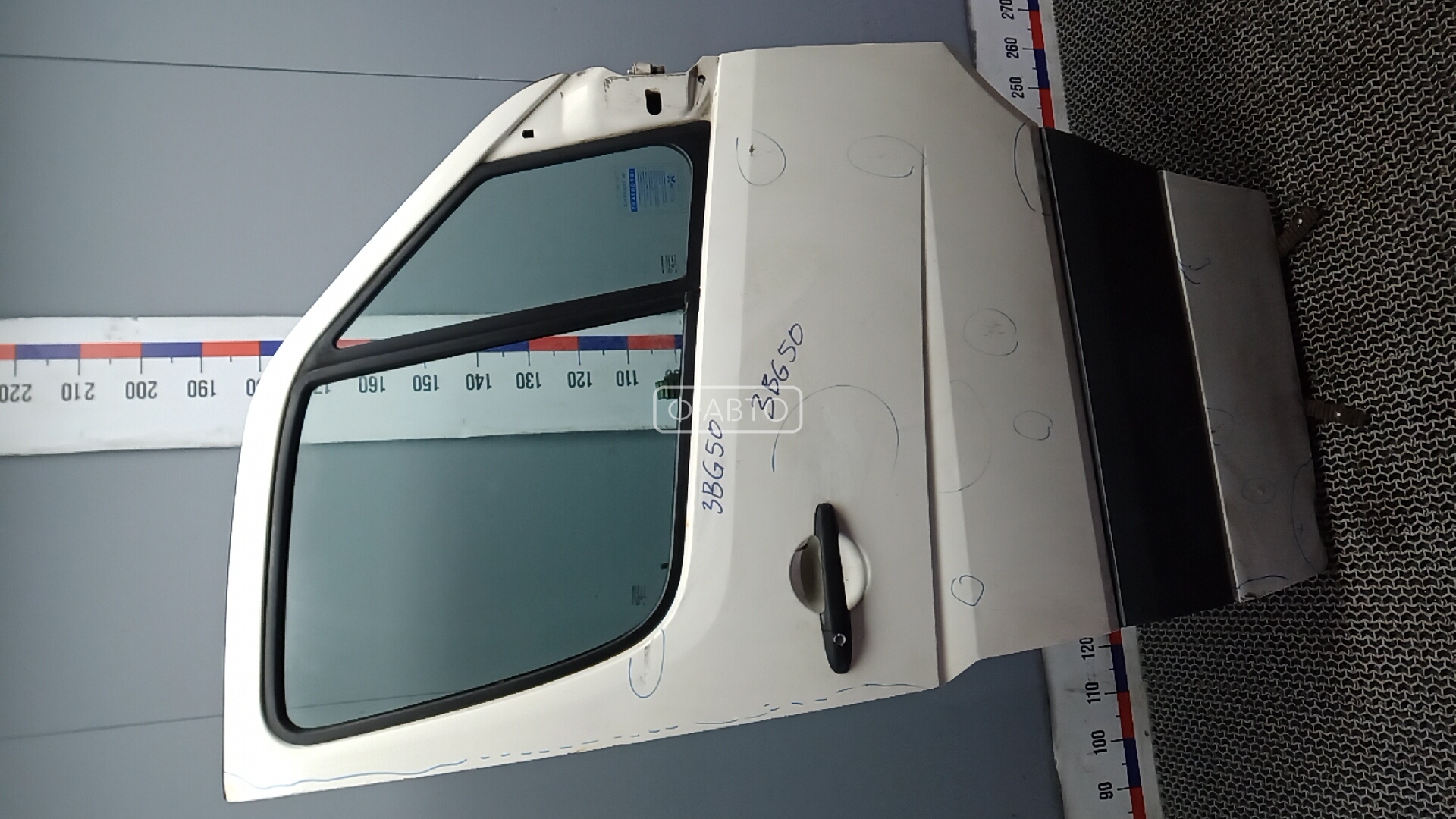 Дверь передняя правая