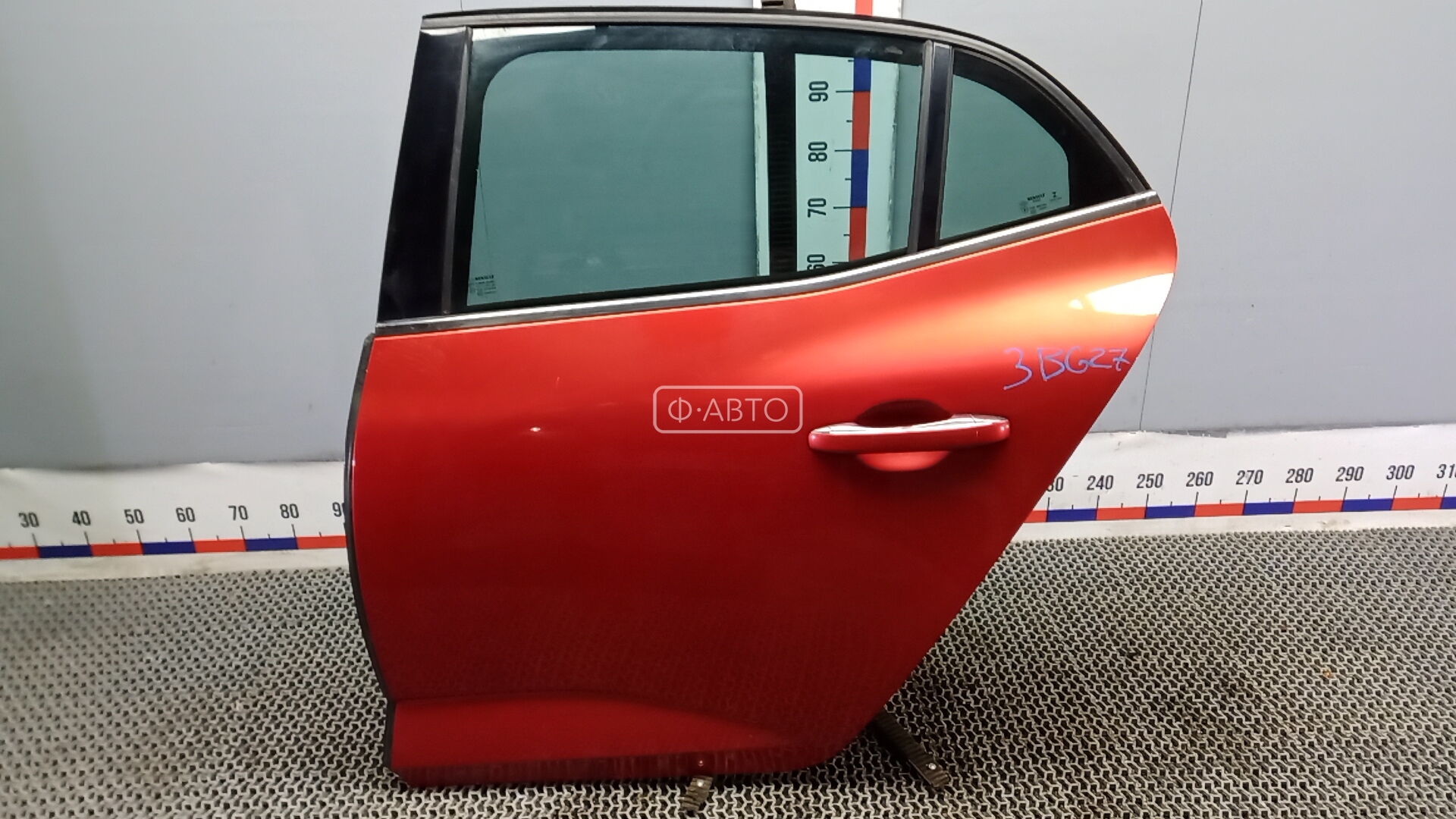 Дверь задняя левая