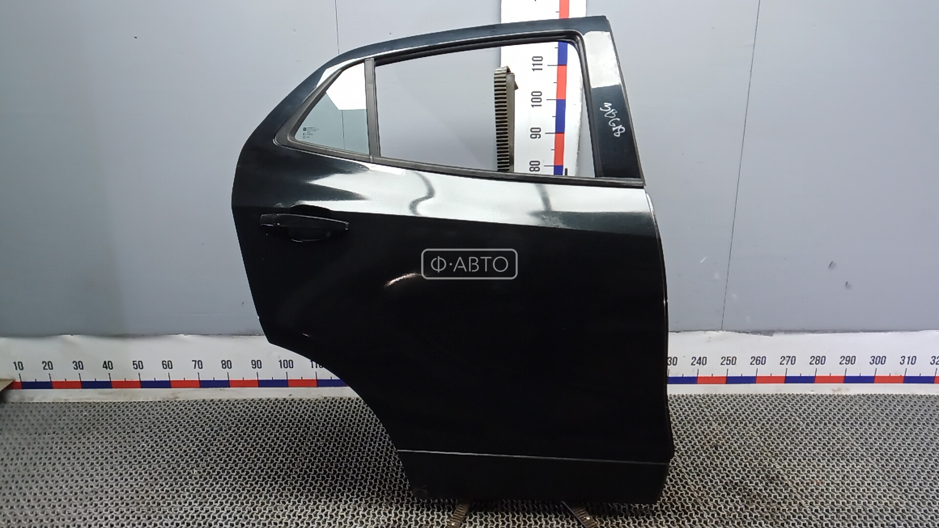 Дверь задняя правая