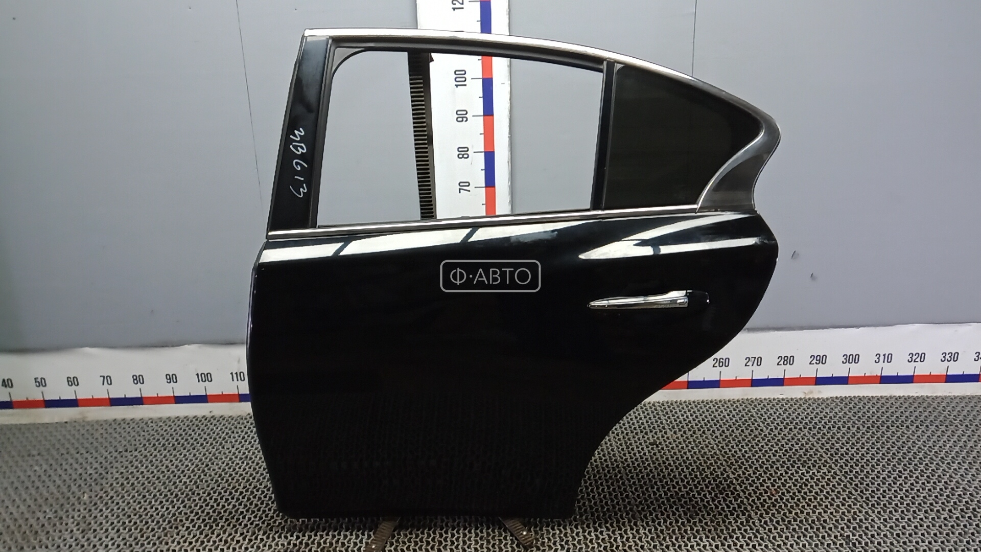 Дверь задняя левая