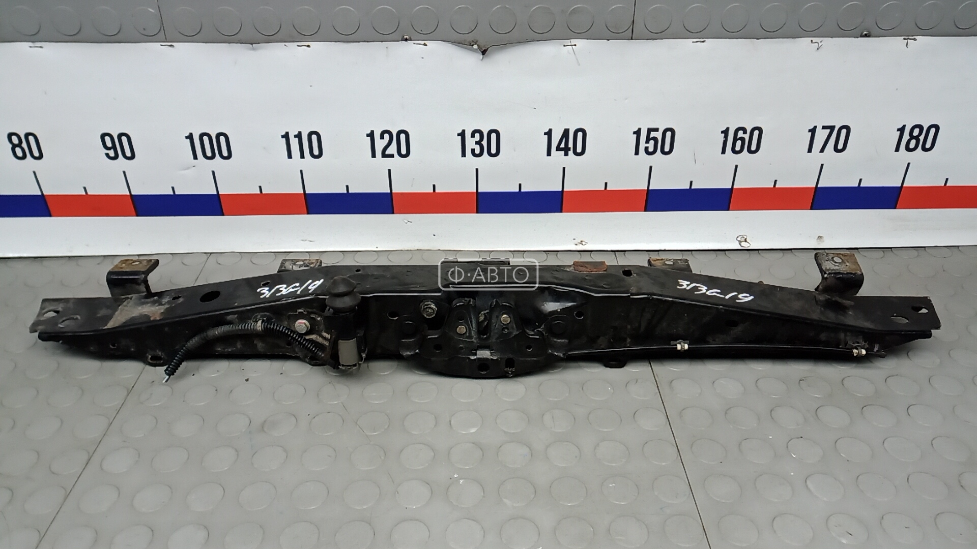 Рамка капота