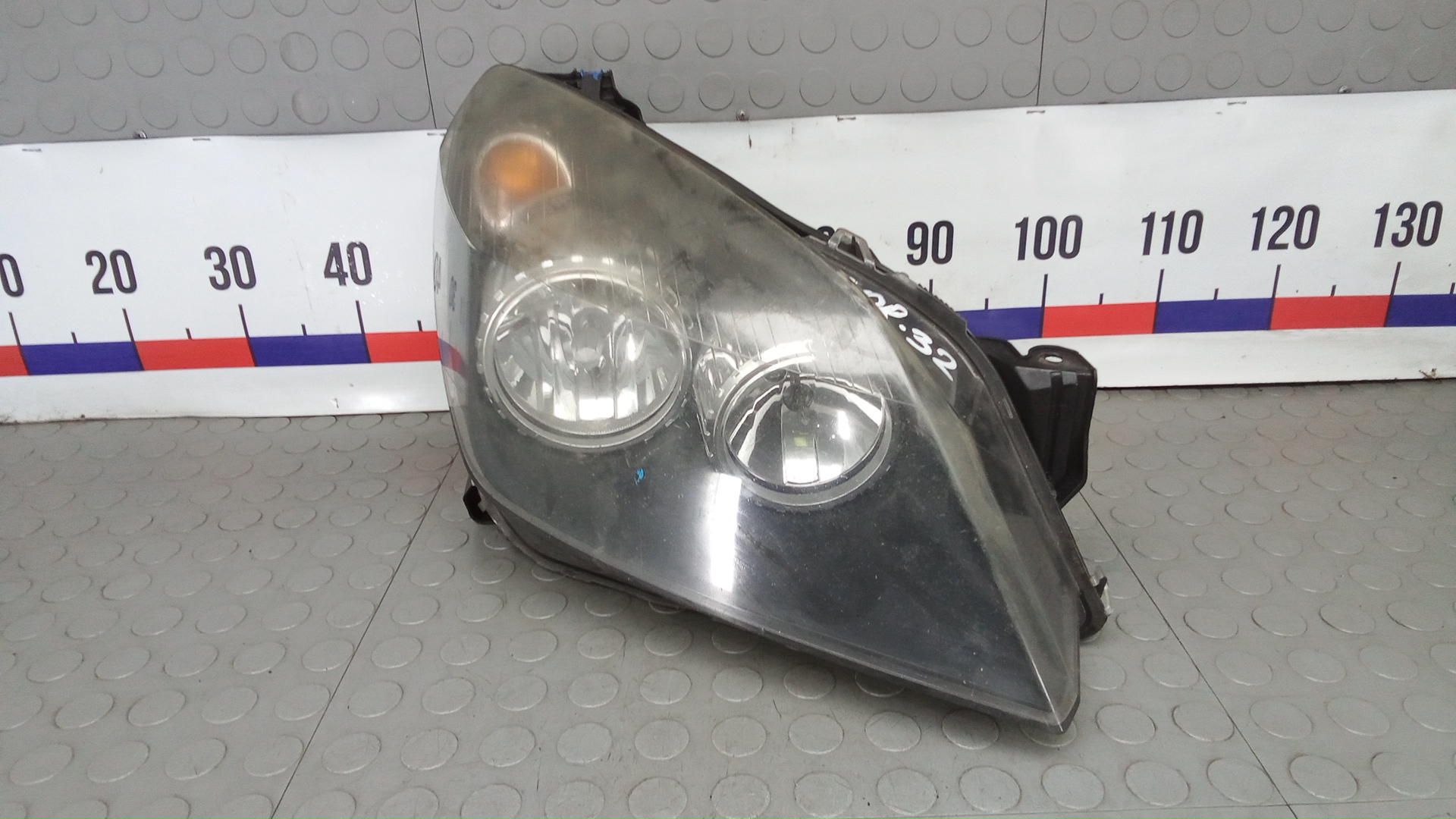 Фара правая OPEL ASTRA H