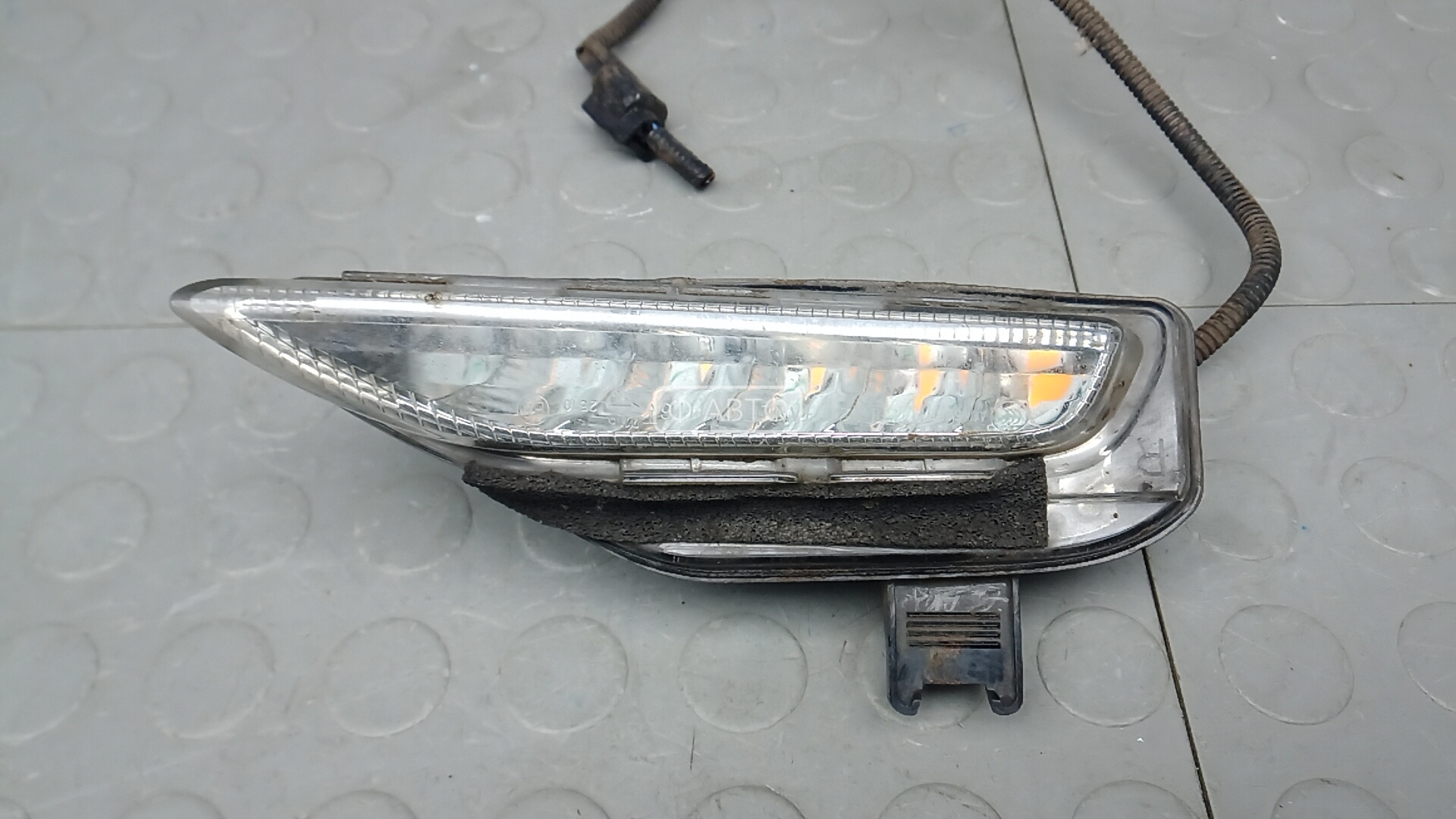 Фара галогенная правая передняя