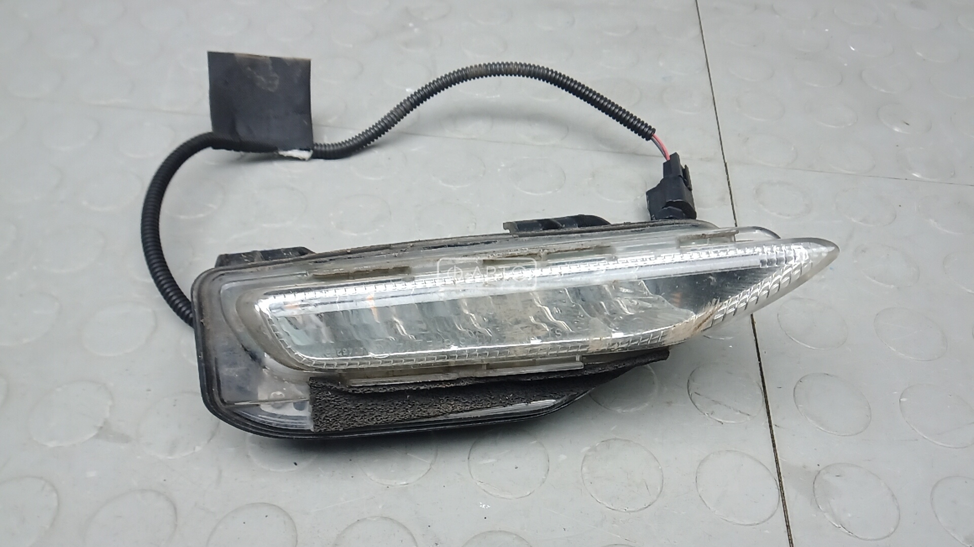 Фара галогенная левая передняя