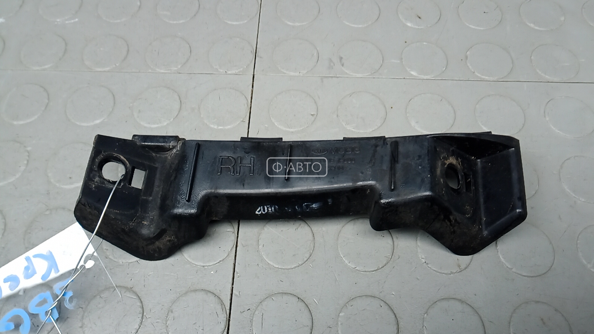 Крепление бампера переднее