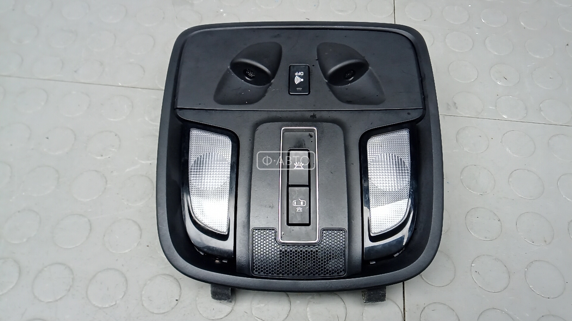 Фонарь освещения салона