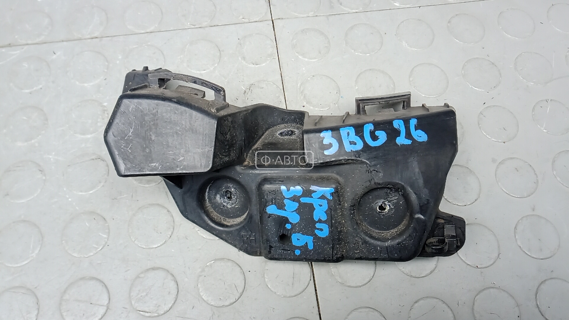 Крепление бампера заднее