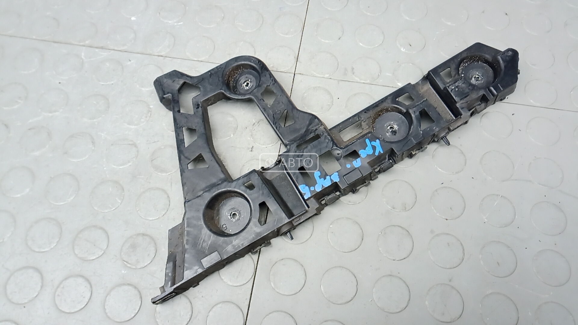 Крепление бампера заднее