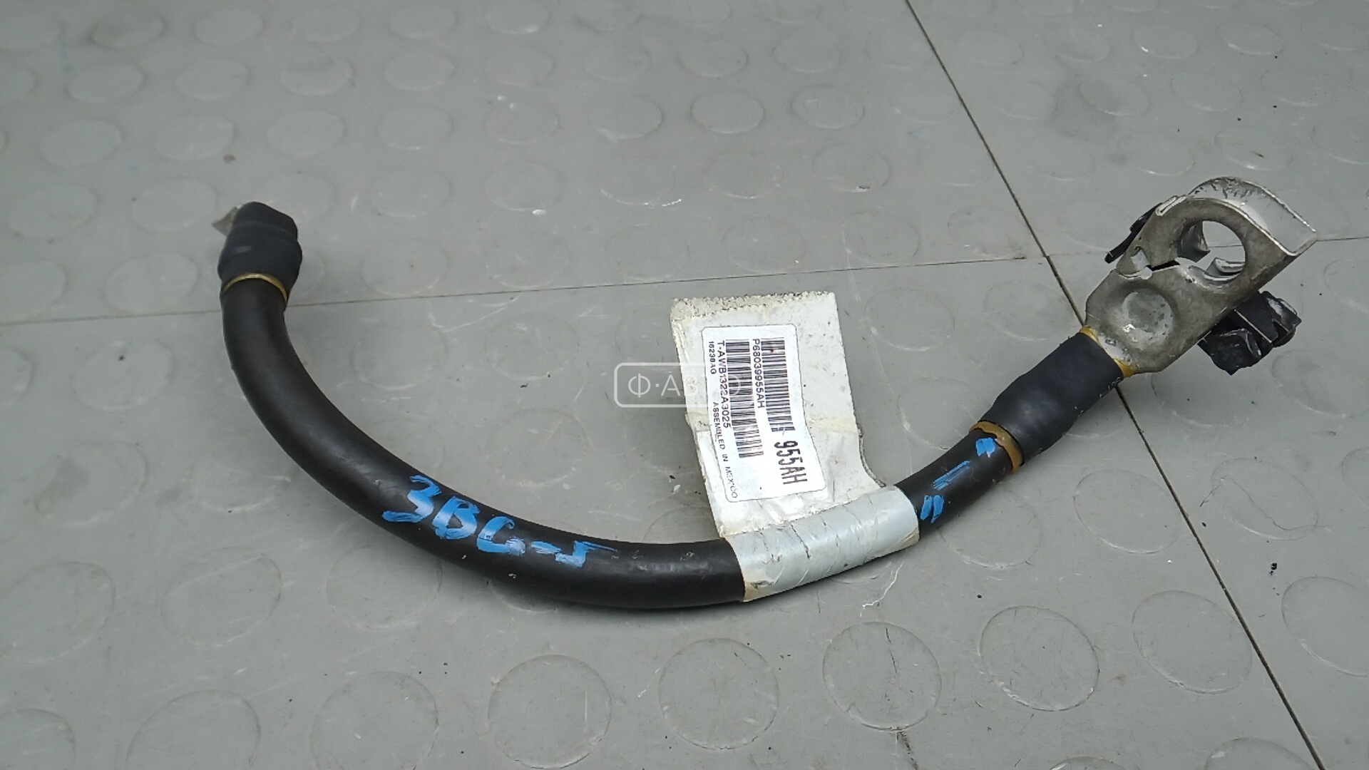 Клемма аккумулятора минус