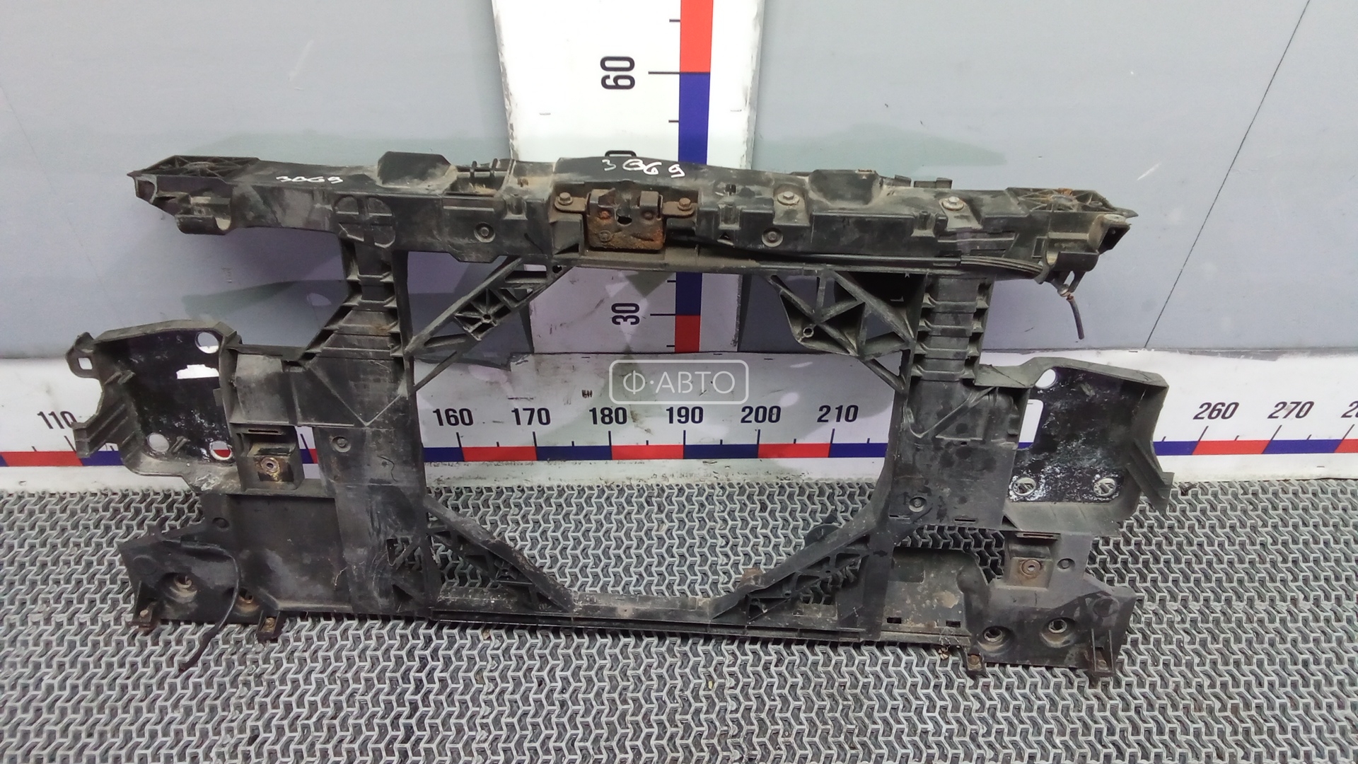 Передняя панель крепления облицовки (телевизор)