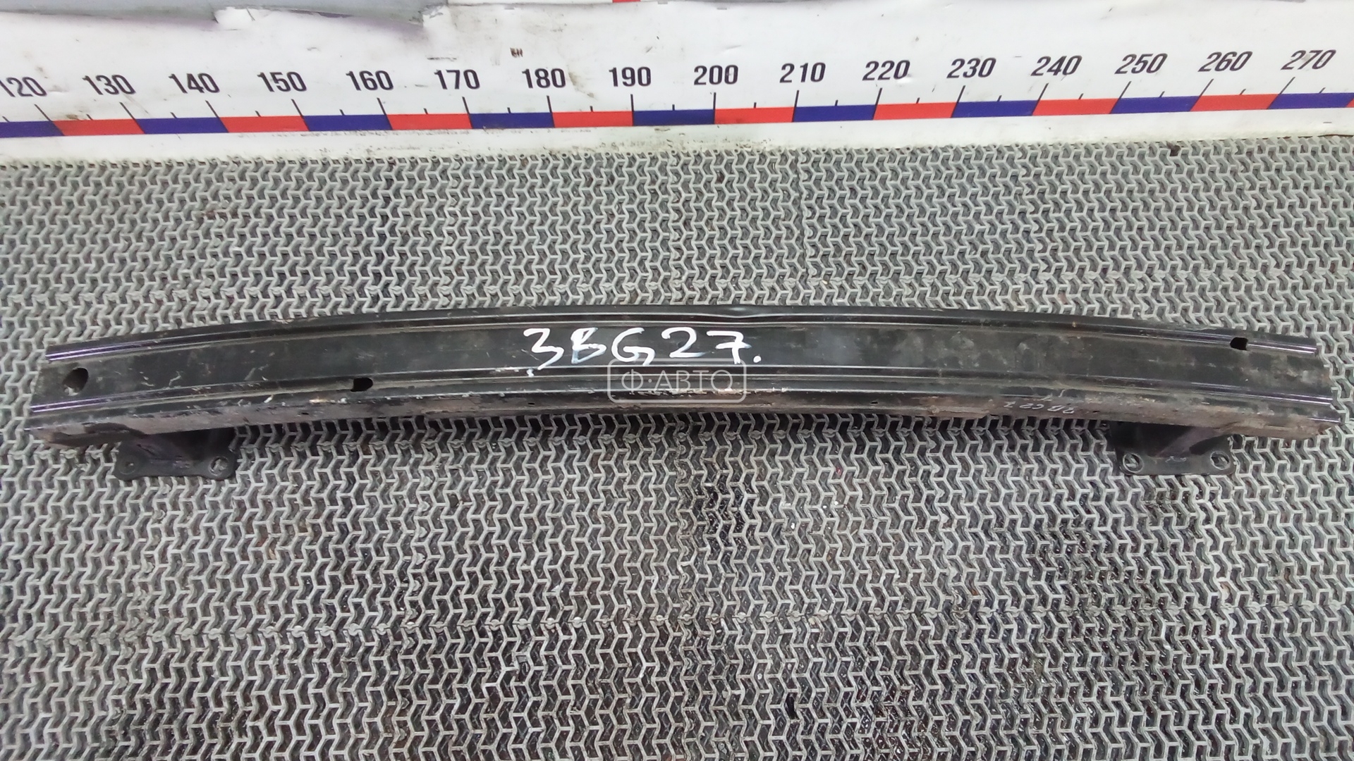 Усилитель бампера передний (кронштейн)