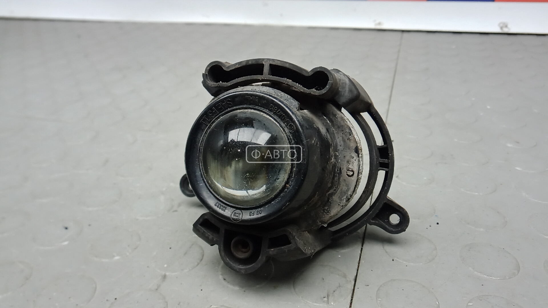 Фара галогенная левая передняя