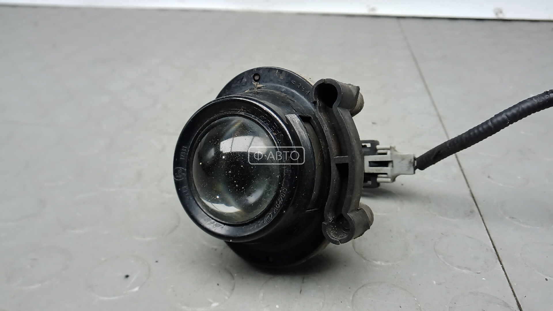 Фара галогенная правая передняя